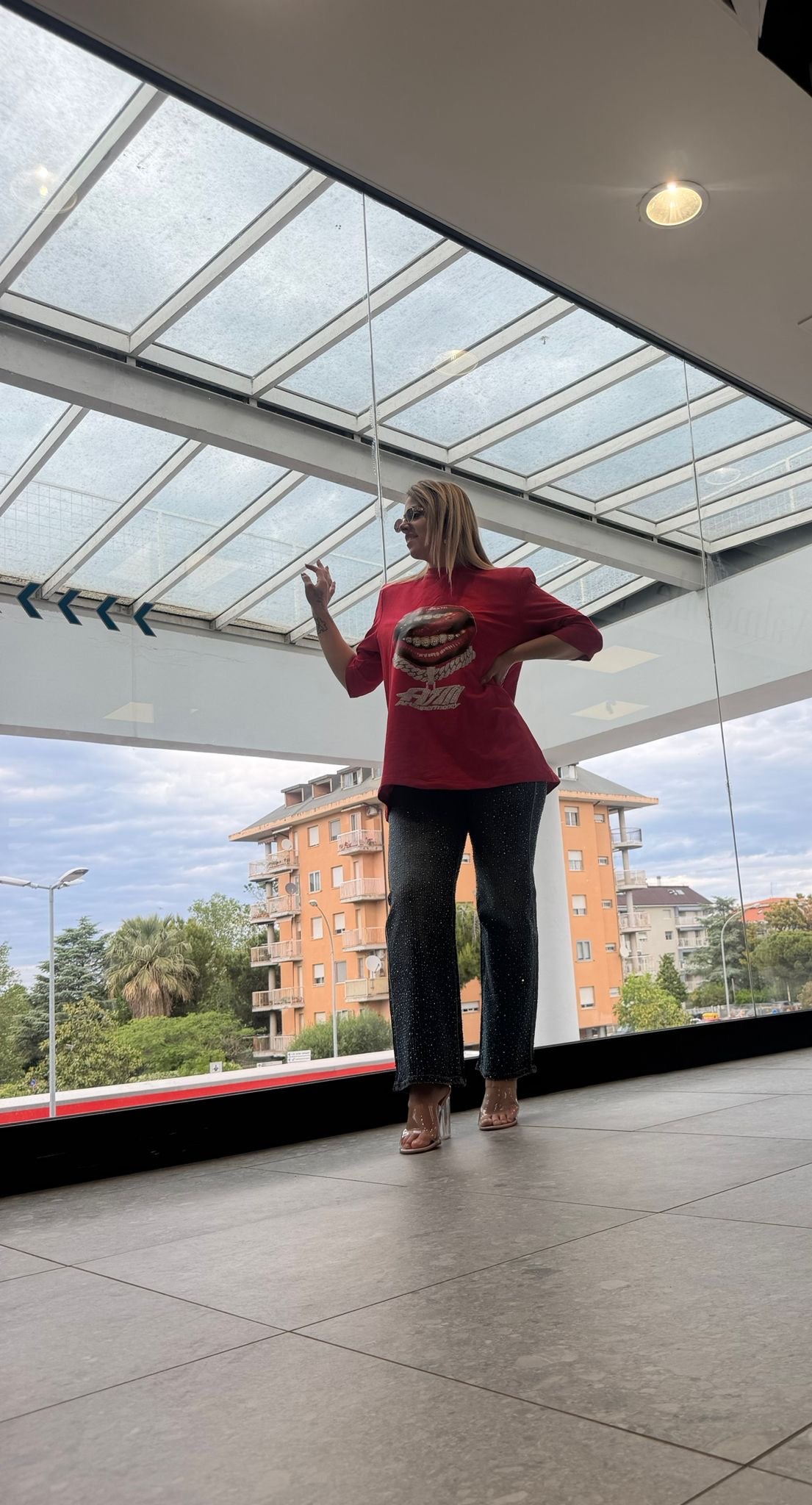 Maglia bacio con spalline