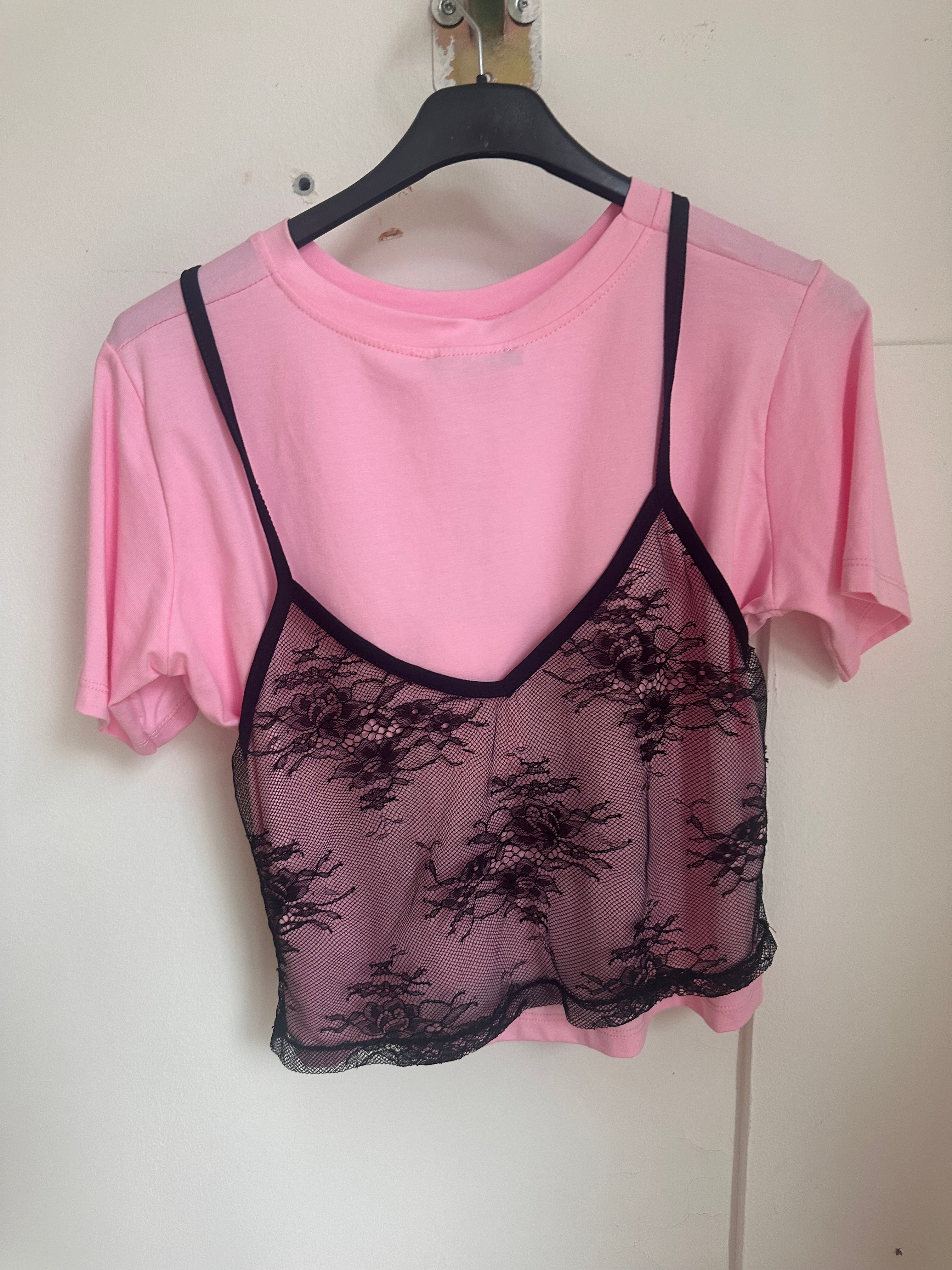 Doppia shirt con canottiera in pizzo